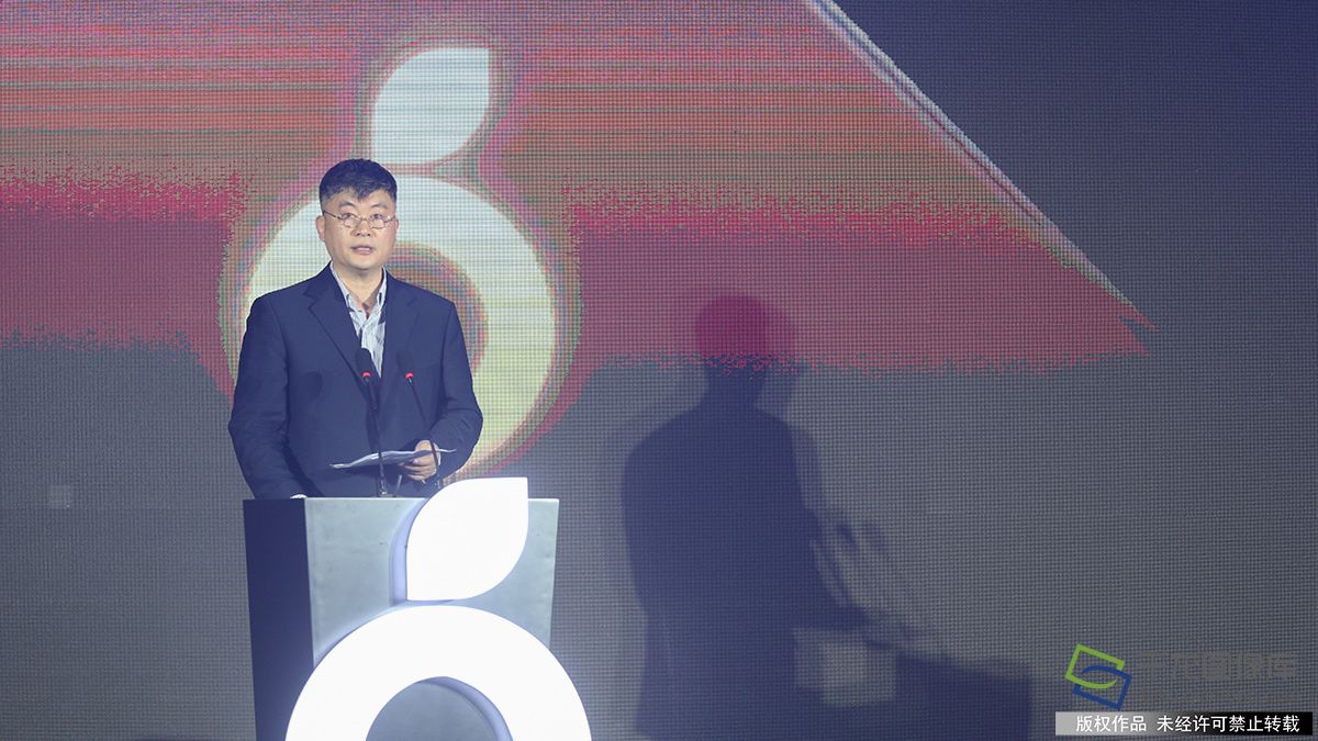 歌华有线联合百度、爱奇艺在京发布首款AI融合