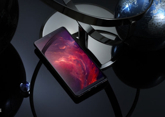 坚果R1获更新：加入Smartisan TNT大屏幕操作系统