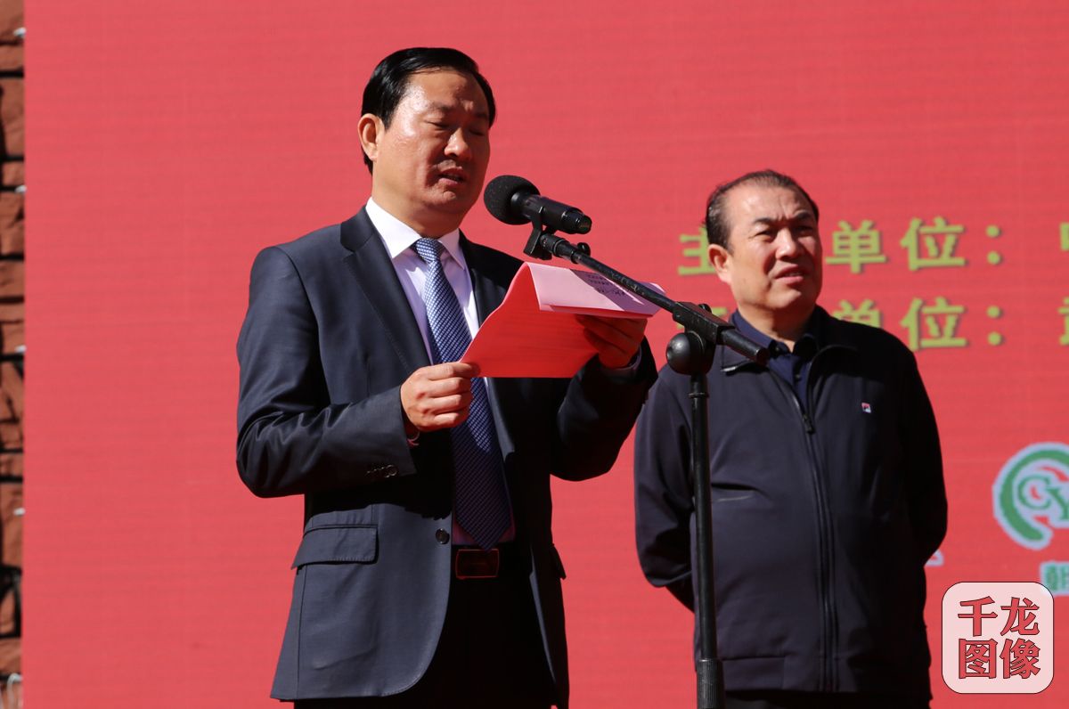 中共武安市委副书记、市长强延峰主持开幕式。李红星摄影