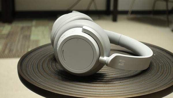 微软Surface Headphones