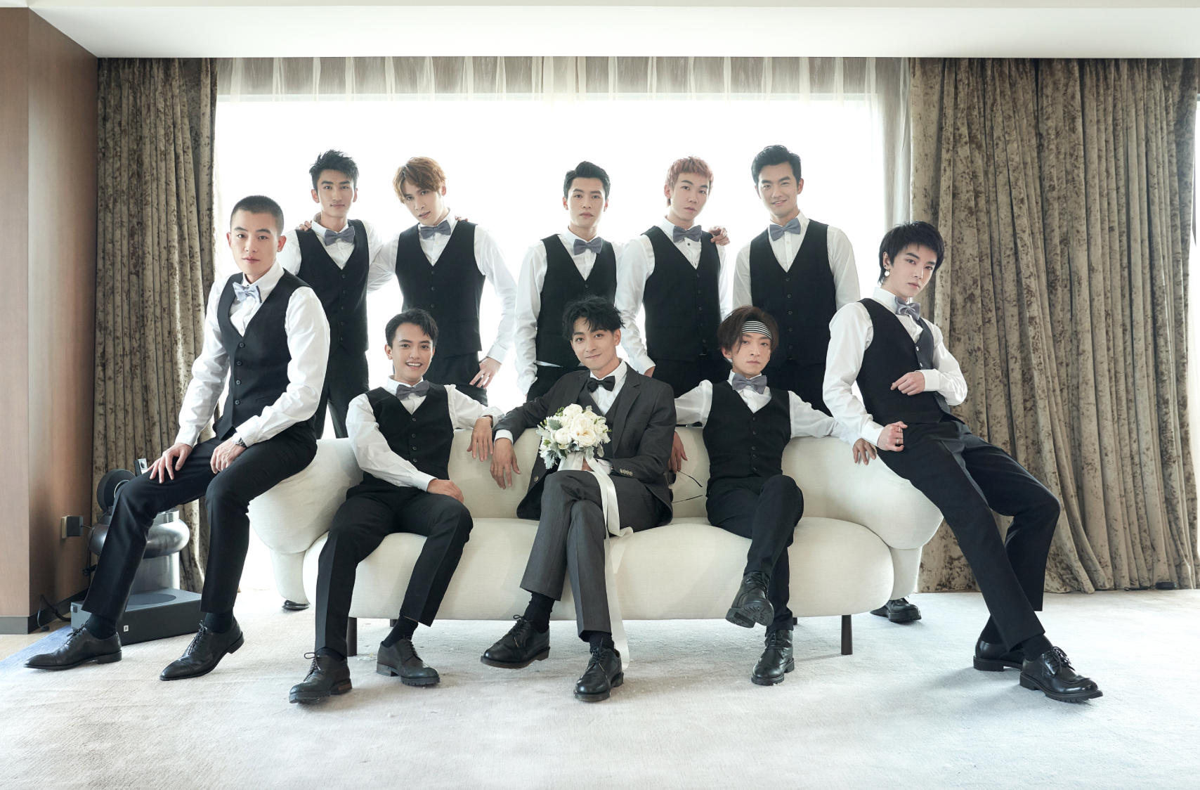 左立恋爱8年终娶熊小玥 13快男齐聚力挺兄弟婚礼