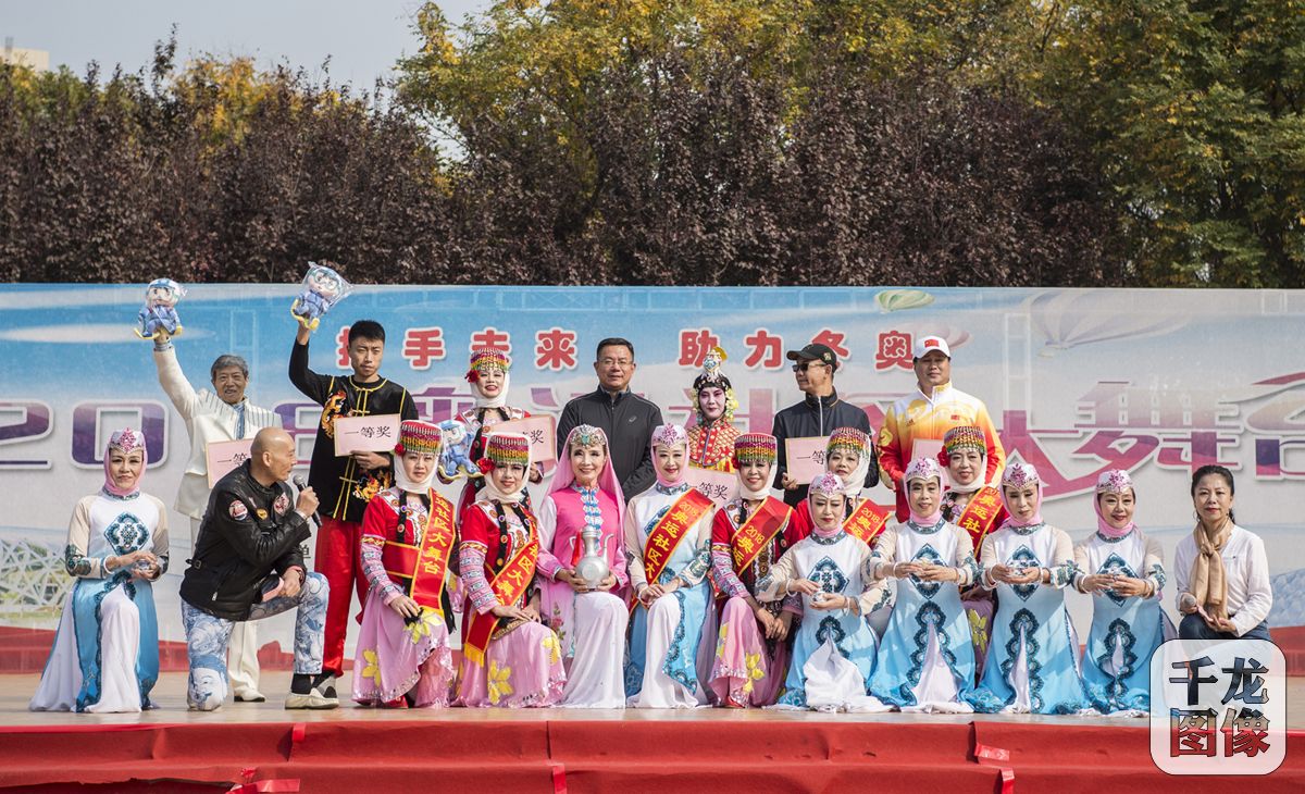 一等奖获得者合影 