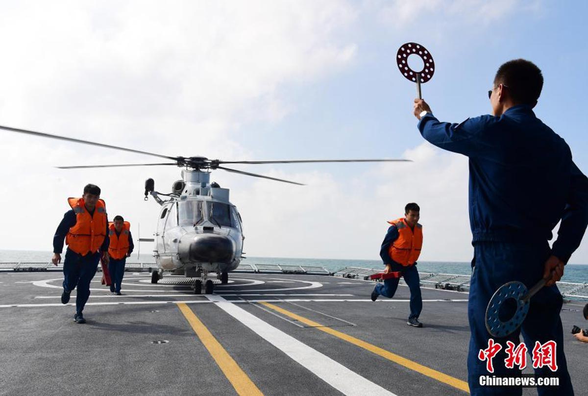 中国-东盟海上联演-2018实兵演练结束 直升机