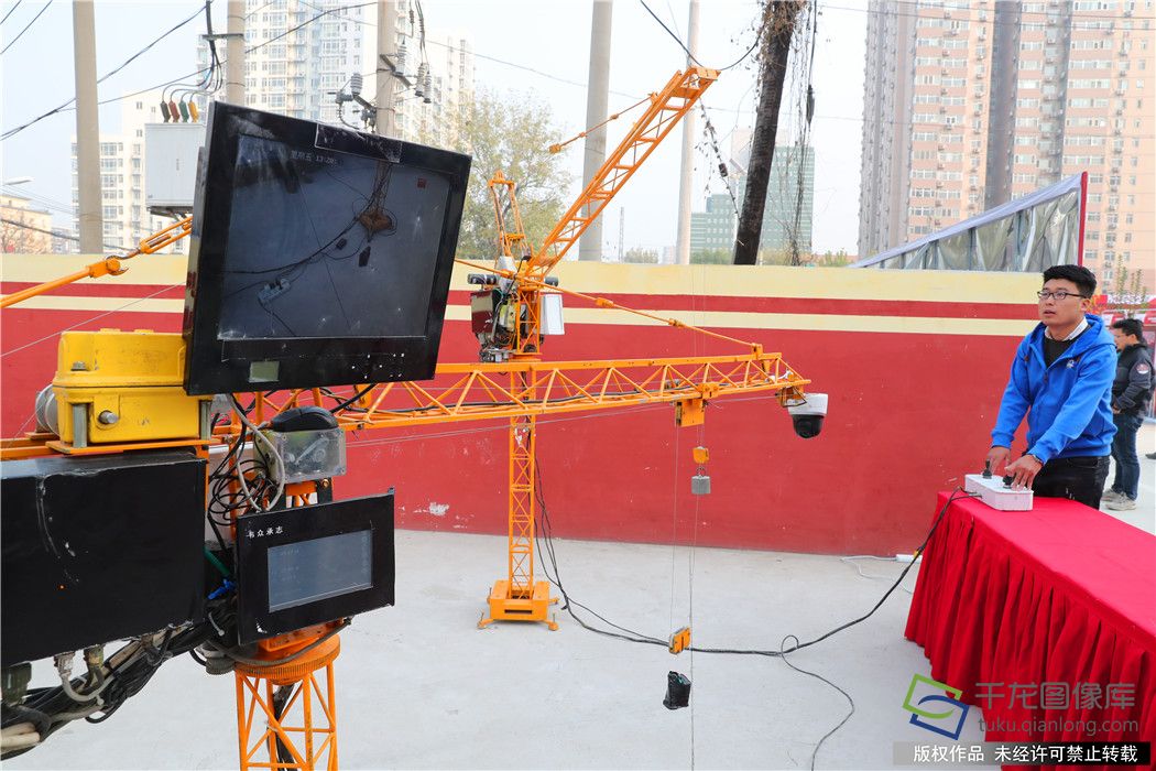 北京建工三建公司）首个智慧工地“丽泽金融商务区北区菜户营F地块”举行揭牌仪式