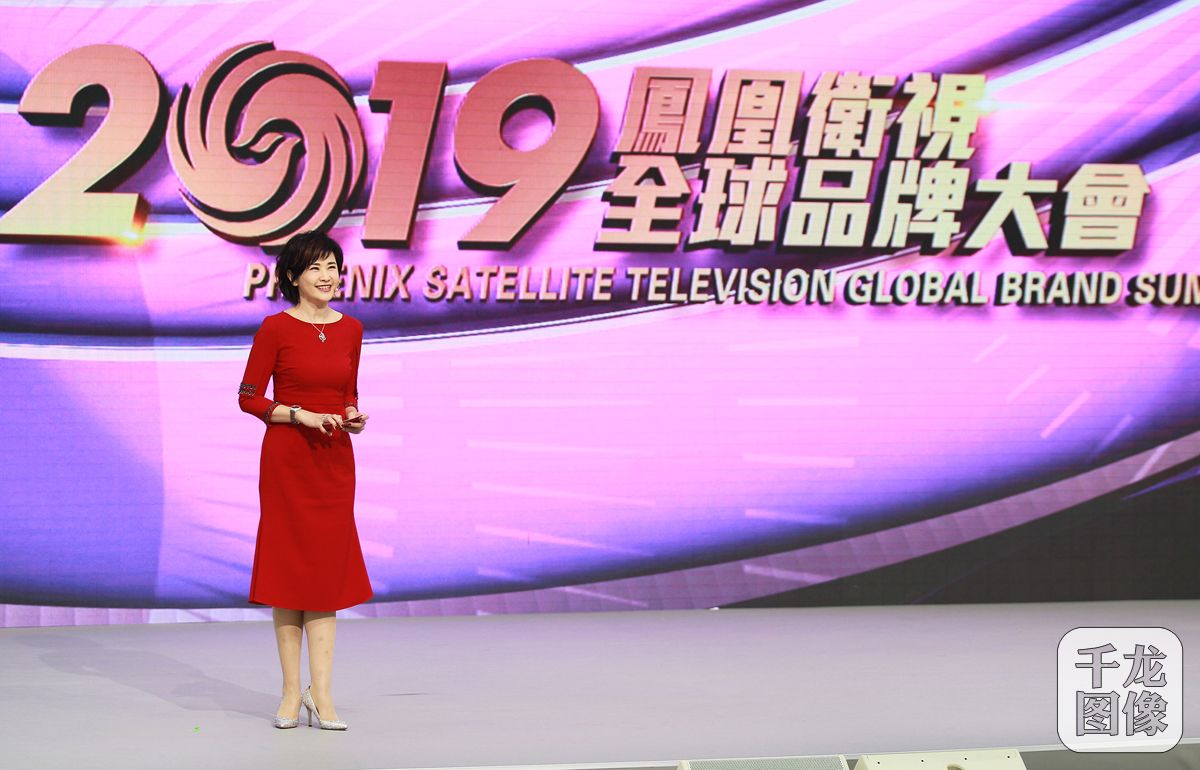 004凤凰卫视著名主持人吴小莉1