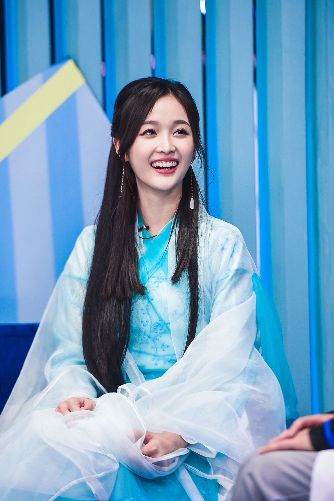 吴宣仪《哥哥别闹啦》首穿古装获好评 武艺深