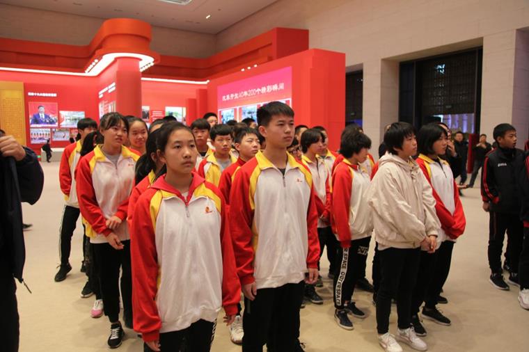 和平北路学校师生走进国家博物馆