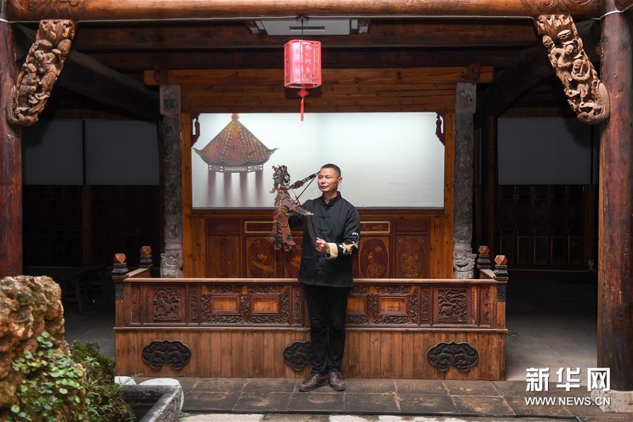(图片故事)(4)何泽华:希望将皮影戏传承下去