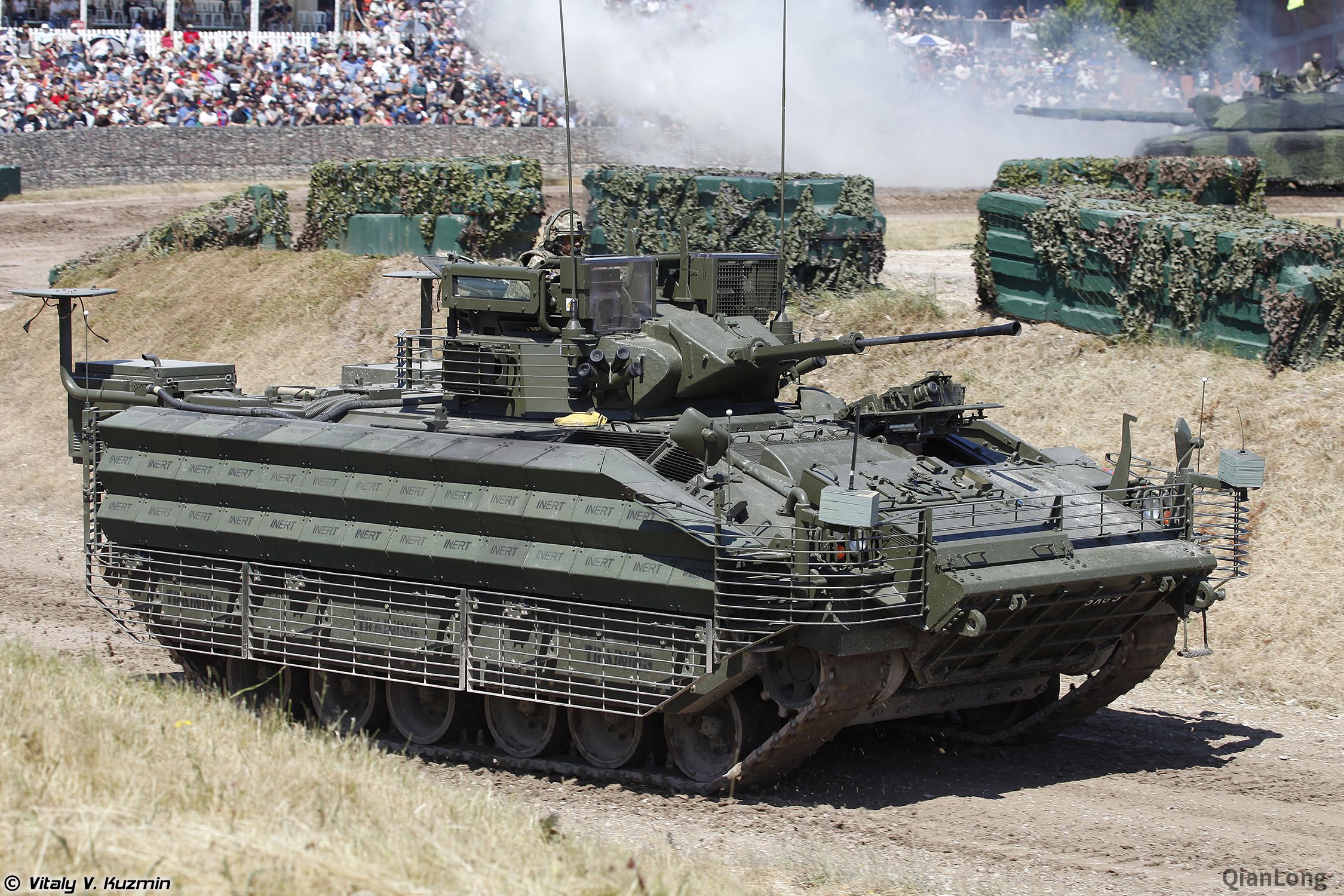 英国坦克博物馆举行TANFFEST活动 武士步兵战车外挂不少零碎(8)