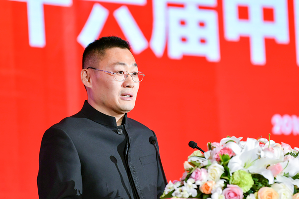 中国经济人物征评活动组委会秘书长、亚洲品牌集团创始人兼CEO王建功