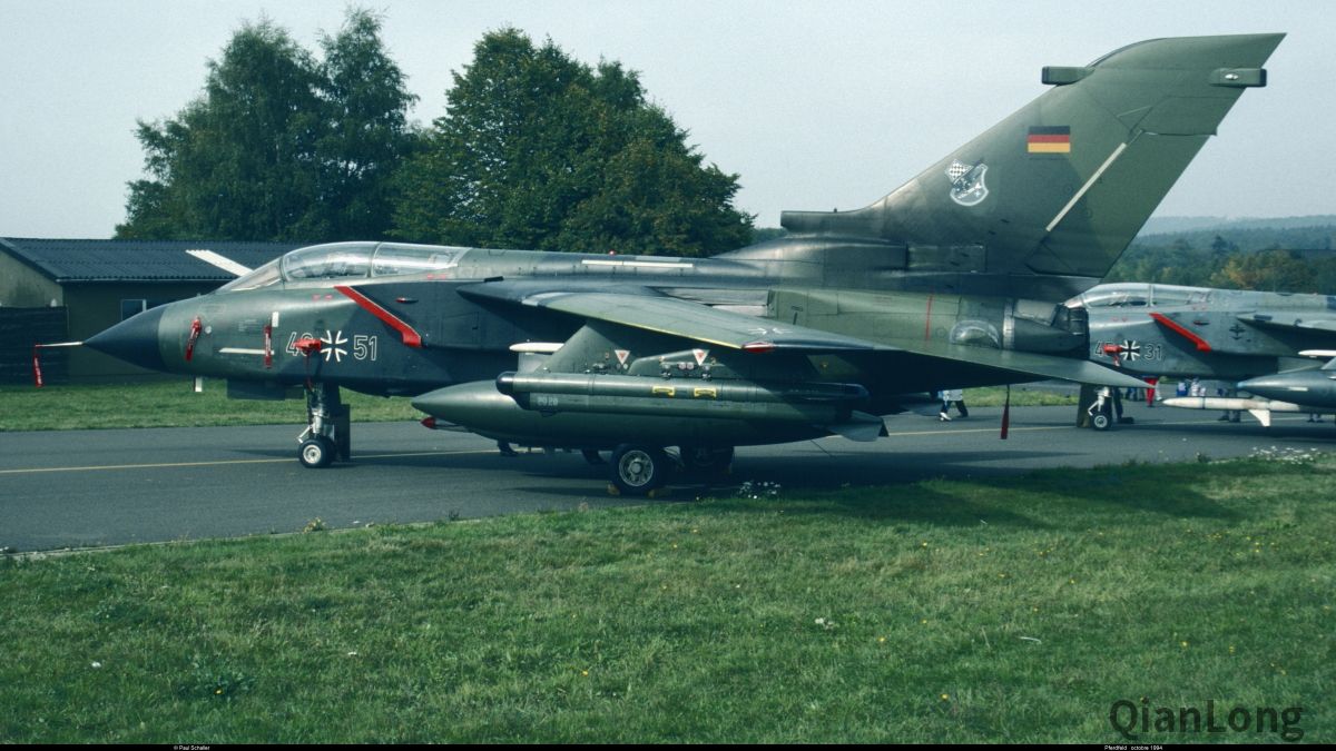 3.德国空军装备的帕那维亚狂风战斗轰炸机(P