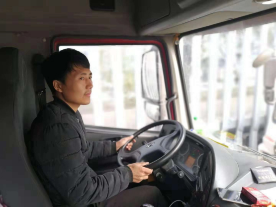 农村好声音 走红火山小视频 网友喊这位卡车