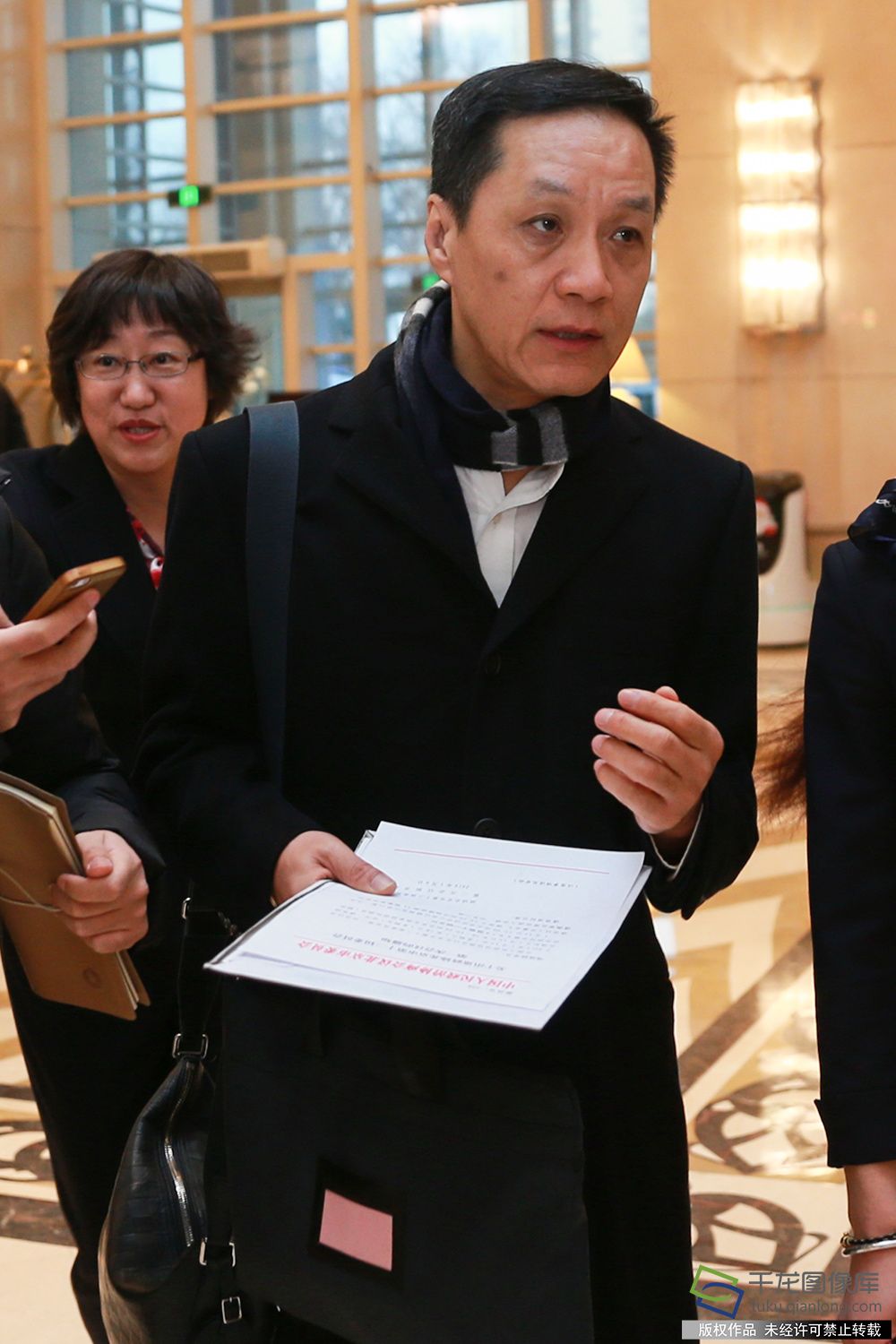 冯远征委员前来报道