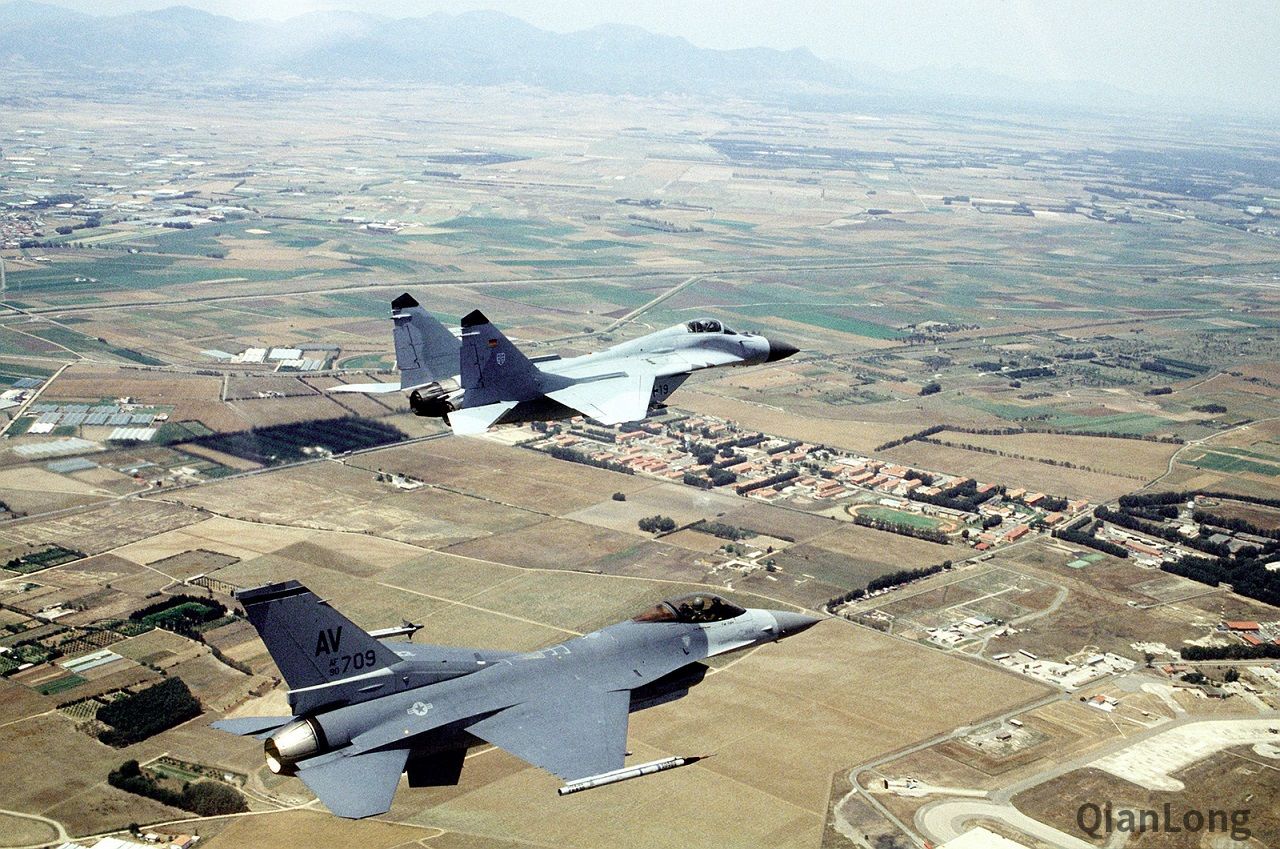 同F-16联合演习的德国米格-29战斗机 此时两德