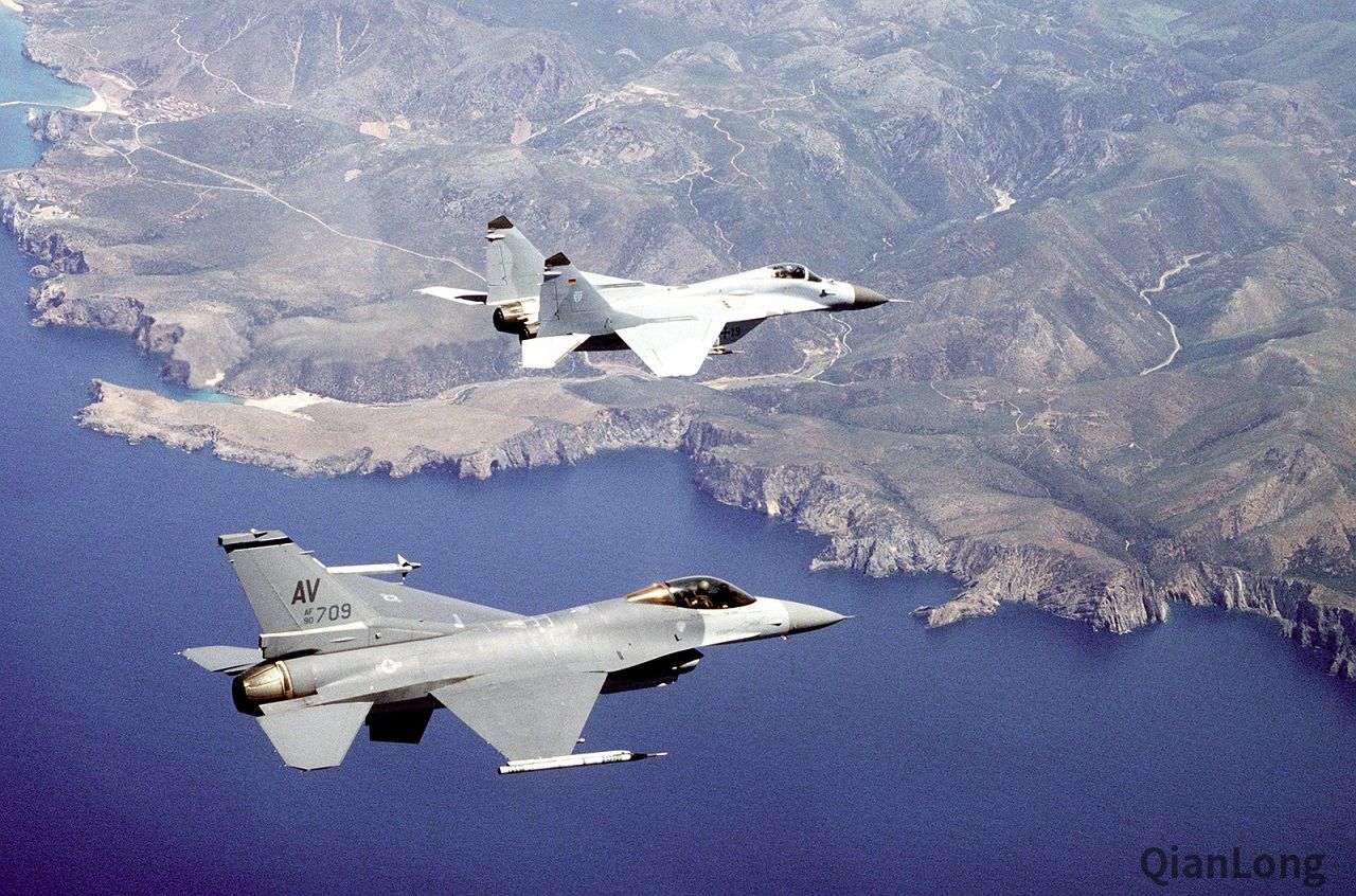 同F-16联合演习的德国米格-29战斗机 此时两德尚未完成统一(2)