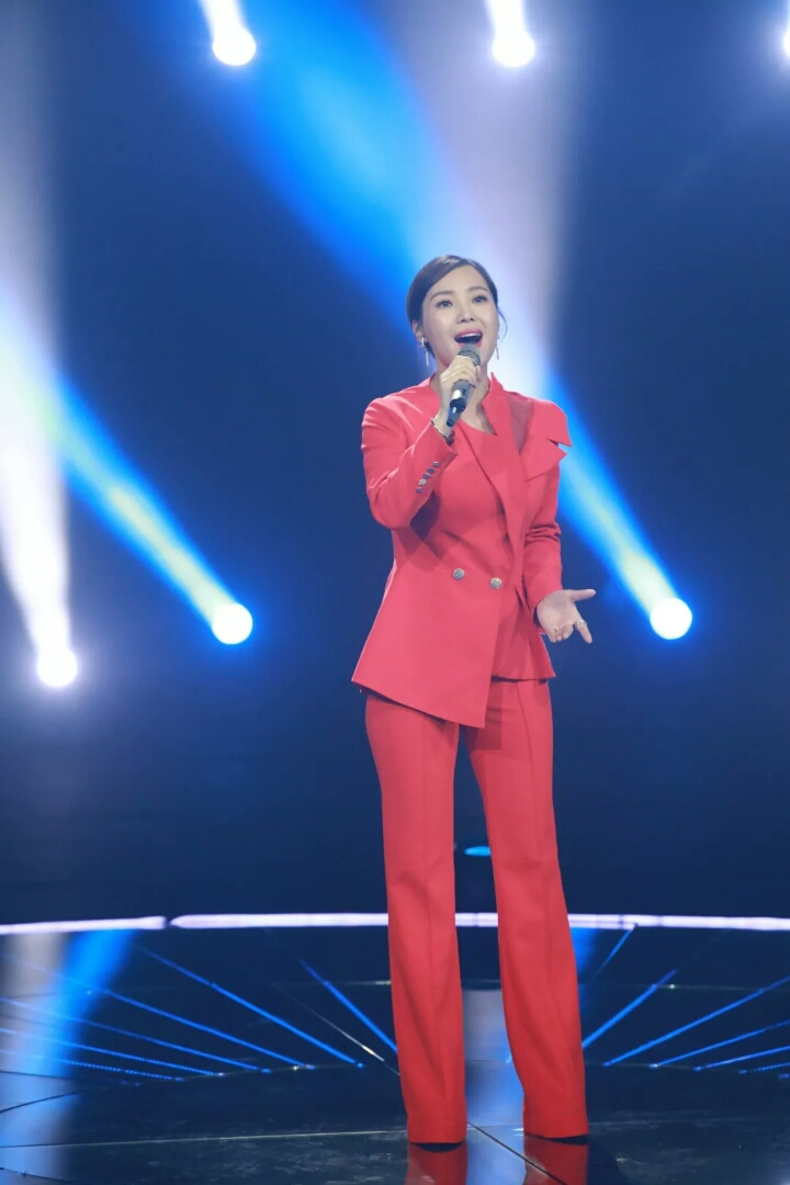 著名女高音歌星云朵最新羌语版歌曲《云归》上