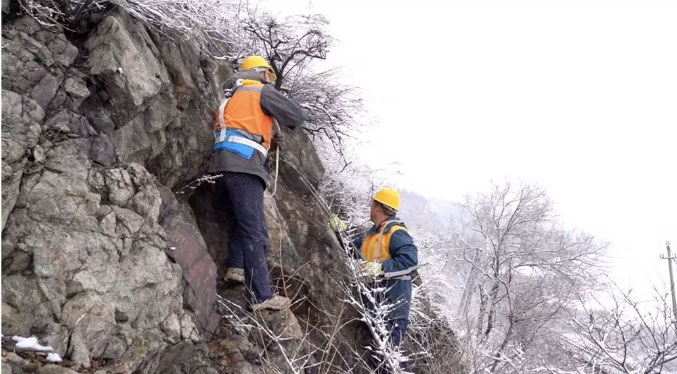 大雪突降,铁路“拆弹部队”紧急出动 大雪突降,铁路“拆弹部队”紧急出动