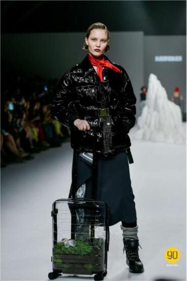 90分亮相2019秋冬上海时装周 全新演绎潮流出