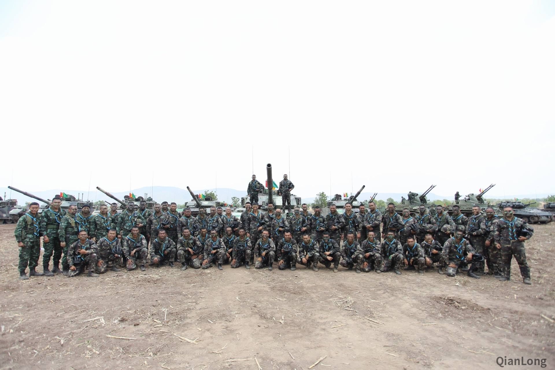 泰国陆军VT-4坦克参加演习火力全开跑遍演习场-千龙网·中国首都网