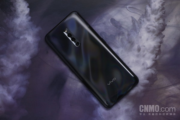 vivo X27 Pro高颜值背后的秘密：双边滑轨美丽“升级”