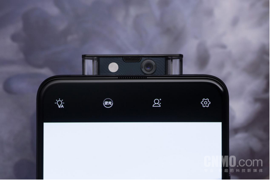 vivo X27 Pro高颜值背后的秘密：双边滑轨美丽“升级”