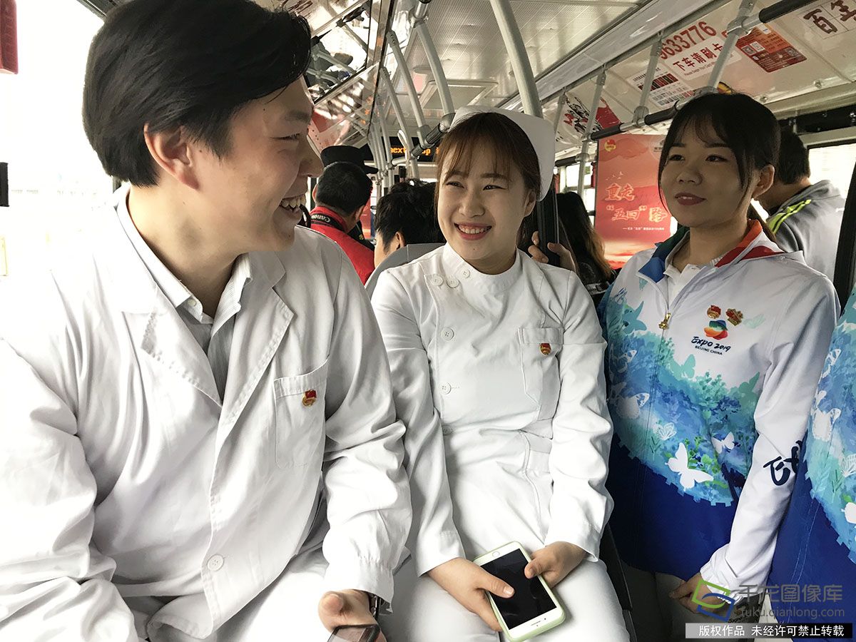 北京公交五四专车上线 献礼五四运动一百周年