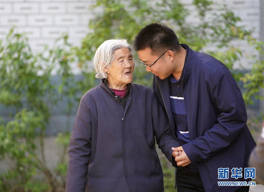 （图片故事）（3）北大博士：我在雄安当村官