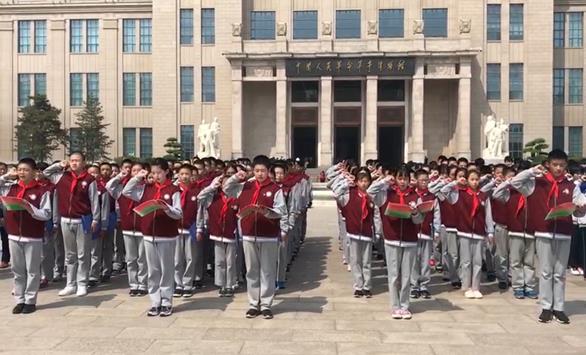 传承红色基因  励志强大国防