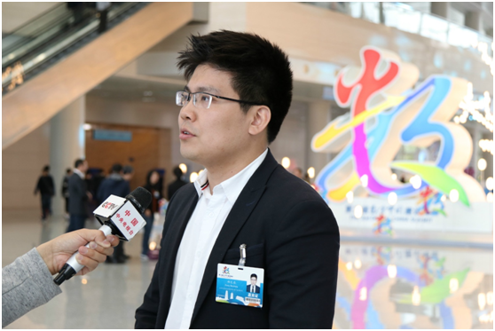 随后，在听完与会代表的发言后，郑文丞更是坚定了海风教育一直以来努力的方向并表示：&ldquo;在数字化时代到来的背景下，海风教育将不断研发新技术、补充和丰富自己。未来，海风教育将继续加强自主品牌建设，秉持着用科技和爱普及因材施教，努力成为一家备受信赖和喜爱的教育科技企业。&rdquo;