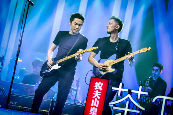 梁博唱作“那个人” 不励志,很心酸