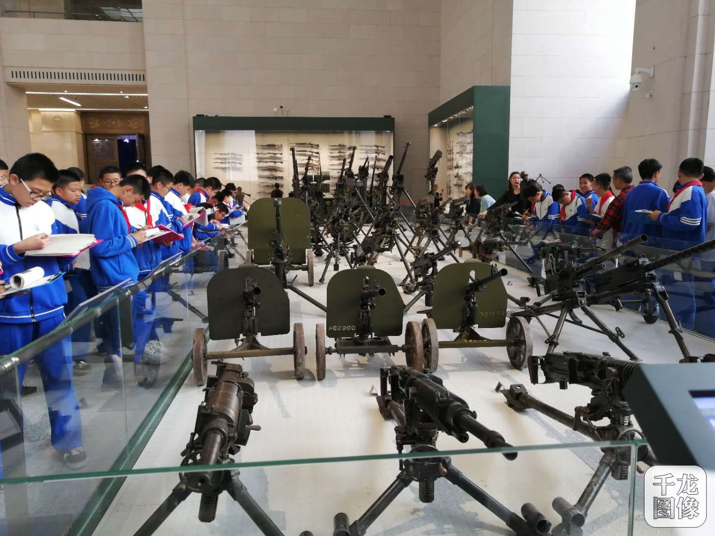 和平街一中朝来校区参观军事博物馆