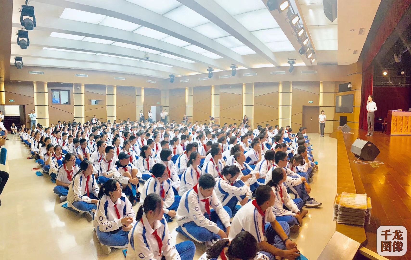 清华附中参观中国人民抗日战争纪念馆