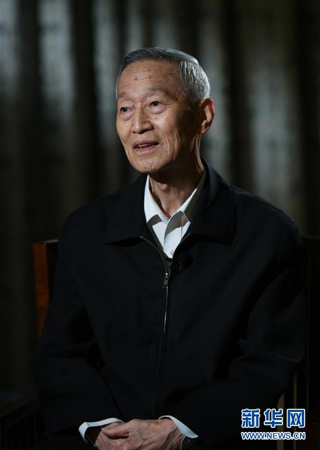 (新华全媒头条·时代先锋·图文互动)(1)传奇的英雄 无悔的忠诚——记刑侦痕迹检验专家崔道植