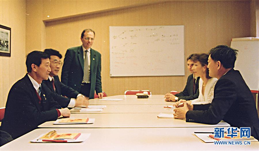 (新华全媒头条·时代先锋·图文互动)(12)传奇的英雄 无悔的忠诚——记刑侦痕迹检验专家崔道植