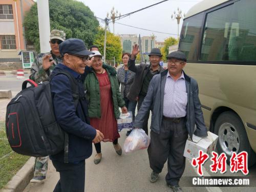 老搭档送别张永进。 点击进入下一页