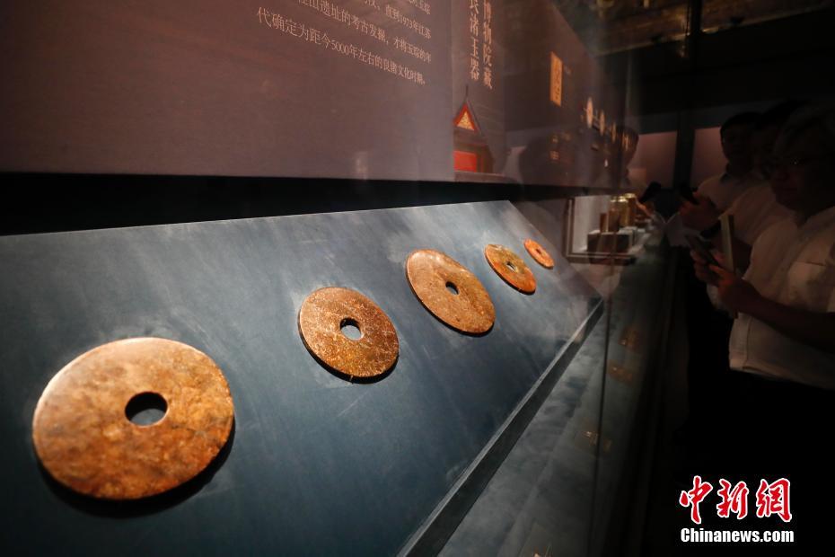 “良渚与古代中国——玉器显示的五千年文明展”在故宫博物院开幕