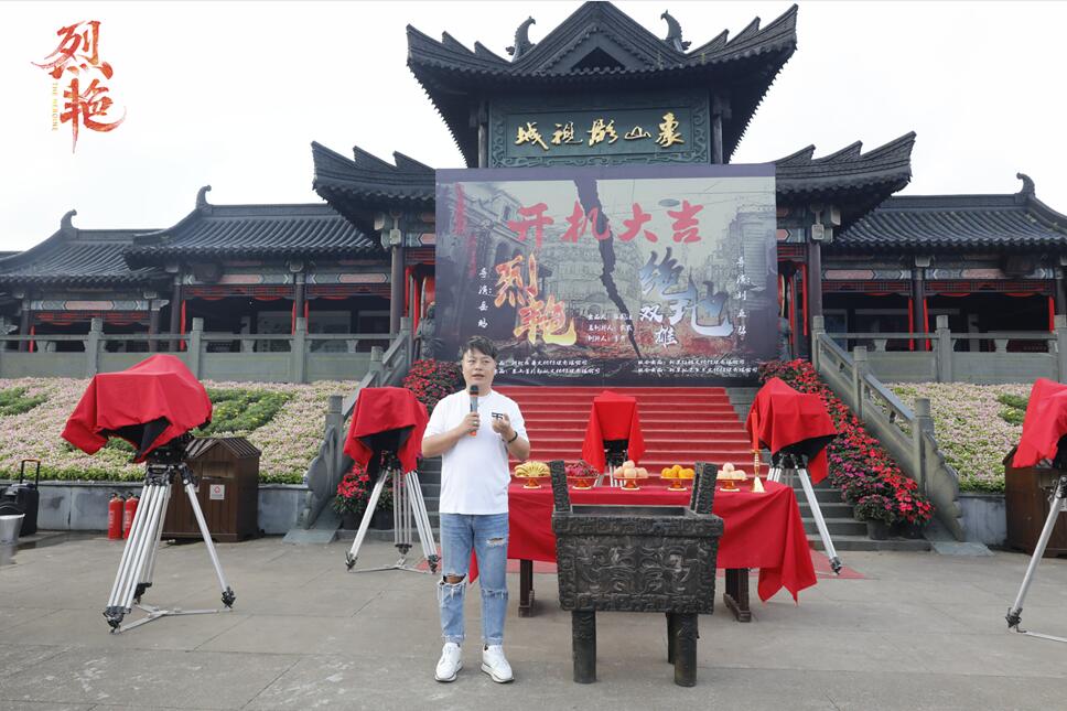 总制片人戴戴新戏《烈艳》热拍 (2).jpg