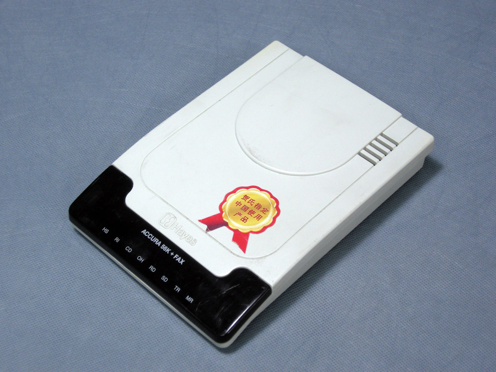 窄带拨号上网时代使用的64kbits&ldquo;猫&rdquo;（调制解调器）