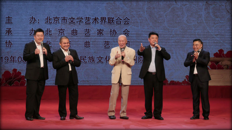 李增瑞、甄齐等表演群口相声《我是回天志愿者》