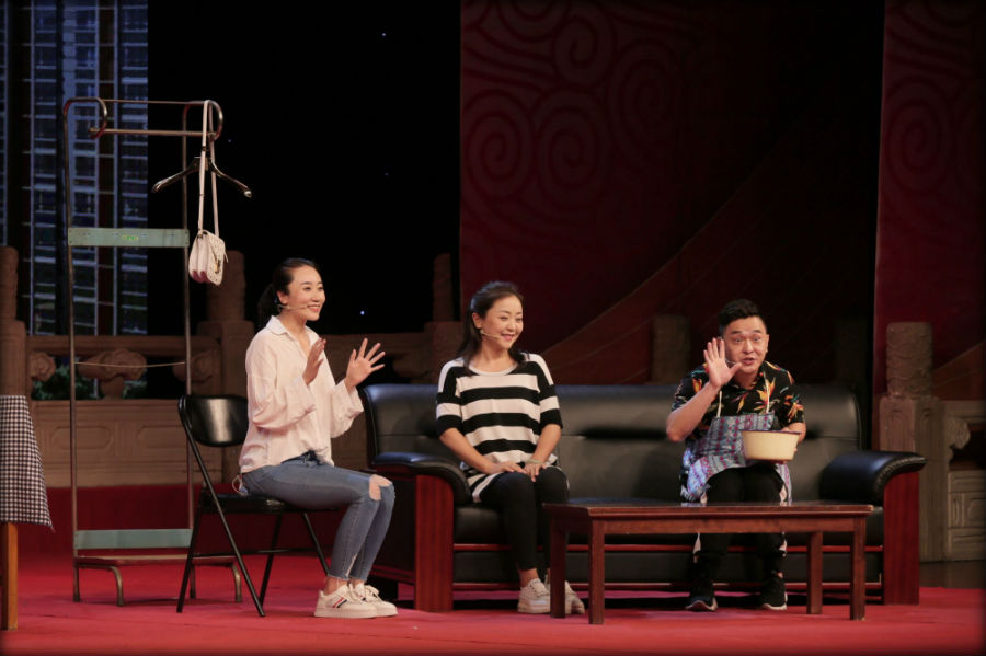 汪奇、煜思淇等表演小品《当当当》