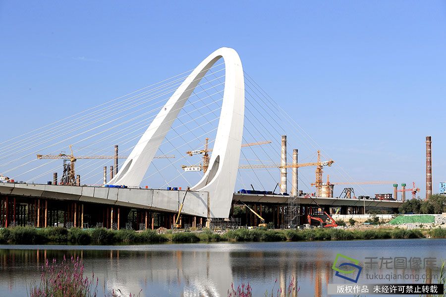 石景山打造新时代首都城市复兴新地标 新首钢大桥9月底建成通车 牛云岗摄 千龙网发