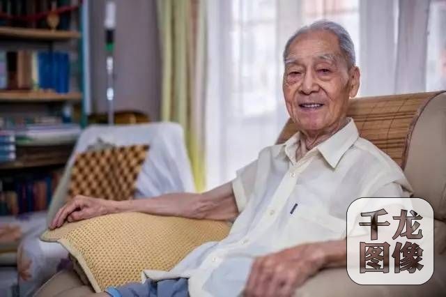 许渊冲照片2