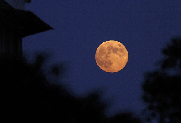 【大家谈】举杯邀明月，共叙家国情