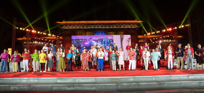 南囿赏明月 亦城爱国情 南囿赏明月 亦城爱国情