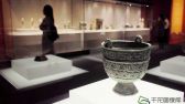 2019年9月17日，由文化和旅游部、国家文物局主办的“回归之路——新中国成立70周年流失文物回归成果展”在中国国家博物馆开幕，600余件海外流失文物讲述“回家故事”。本次展览是我国首次对流失文物回归工作进行全景式展现。展览系统梳理了新中国成立70年来300余批次、15万余件回归文物情况，精心遴选25个具有代表性的文物回归案例，为观众讲述了文物回归的曲折历程与精彩故事。杜建波摄 千龙网发