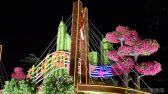 2019年9月27日，北京长安街沿线搭建的立体花坛集体亮相，每个花坛都有不同主题。燕翔摄 千龙网发
