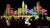 2019年9月27日，北京长安街沿线搭建的立体花坛集体亮相，每个花坛都有不同主题。燕翔摄 千龙网发