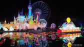 10月3日，北京石景山游乐园开启“夜景模式”，持续上演“我爱你中国”大型主题灯光秀。杜建坡摄 千龙网发