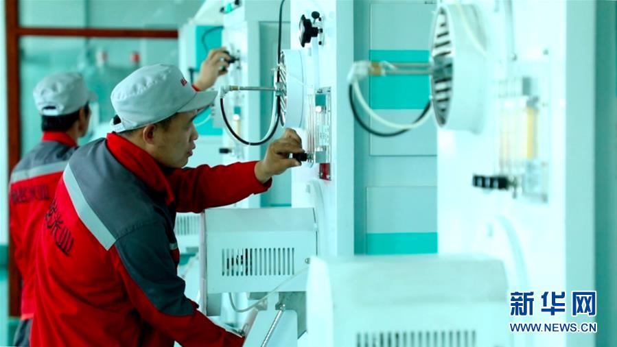 (在习近平新时代中国特色社会主义思想指引下&mdash;&mdash;新时代新作为新篇章&middot;总书记关心的百姓身边事&middot;图文互动)（2）为了百姓餐桌上热腾腾的一碗好饭&mdash;&mdash;粮食品种升级满足舌尖上的新期待