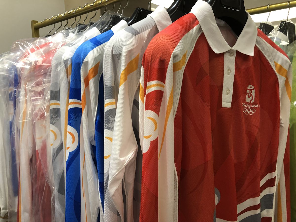 8北京时尚控股组织制作的国庆70周年群众游行服装（样衣）_副本
